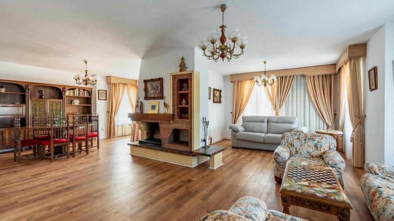 Villa De La Acacia Gojar Eksteriør bilde